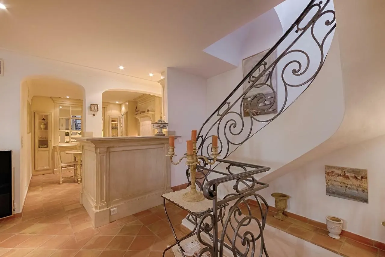 Maison Des Bouchonniers Saint-Tropez 0*,  France